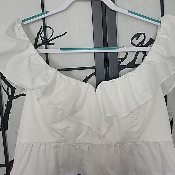 Lilly Pulitzer Emie Ruffle Top Sz 8 Color: Resort White, Borealis Blue, NWT - Picture 4 of 10